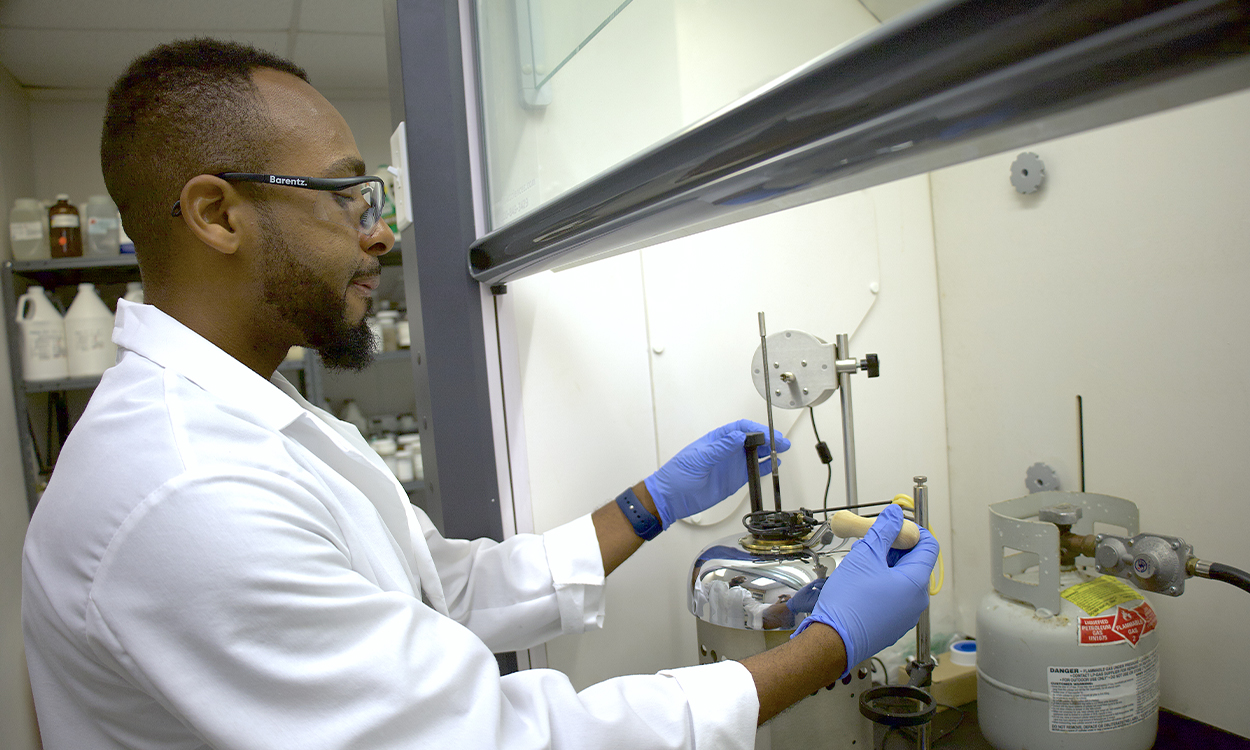 Dalton in the Barentz Laboratory